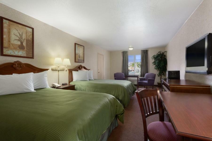 Travelodge By Wyndham Orange County Airport/ Costa Mesa Exteriör bild